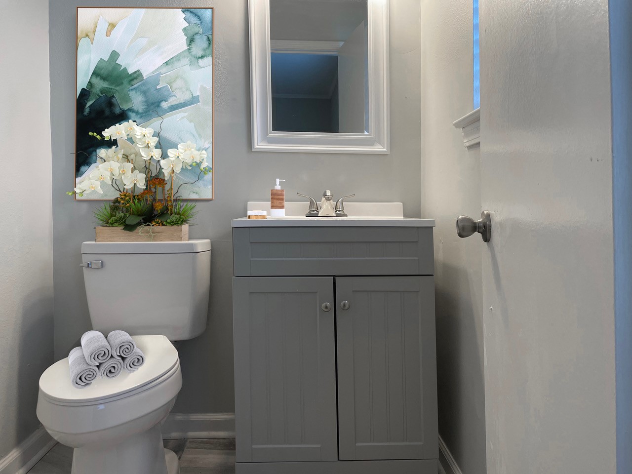 901 Midtown Rentals Bathroom