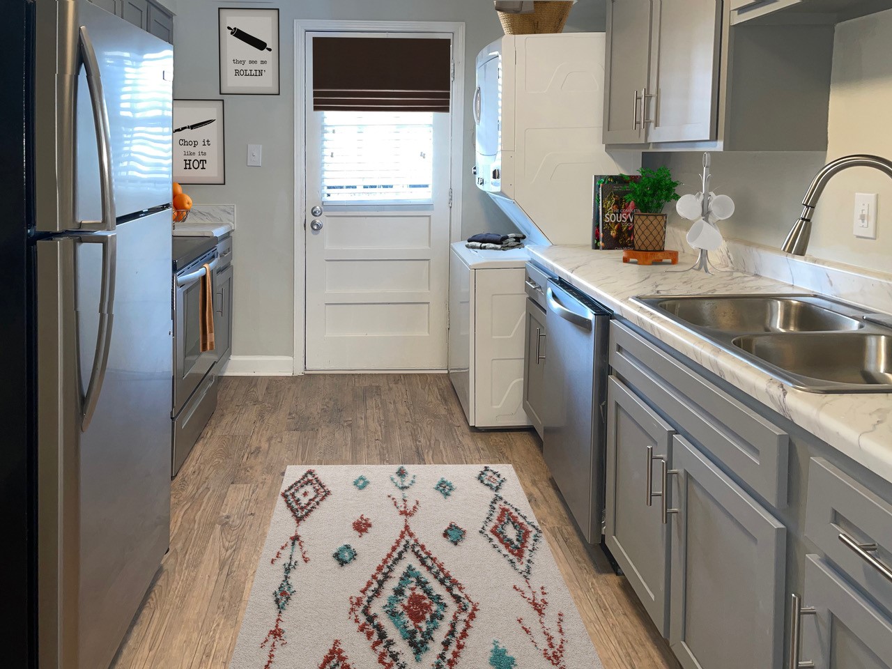 901 Midtown Rentals Kitchen